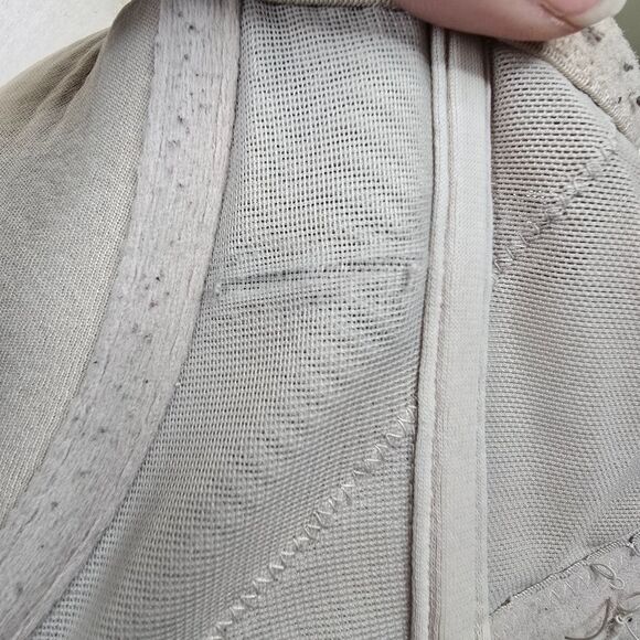 Elegant Lace Trim Bra in Cream - Picture 7 of 7